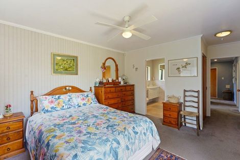 Photo of property in 12 Pinewood Grove, Paraparaumu Beach, Paraparaumu, 5032