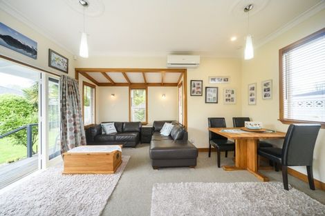 Photo of property in 16 Manapouri Crescent, Hokowhitu, Palmerston North, 4410