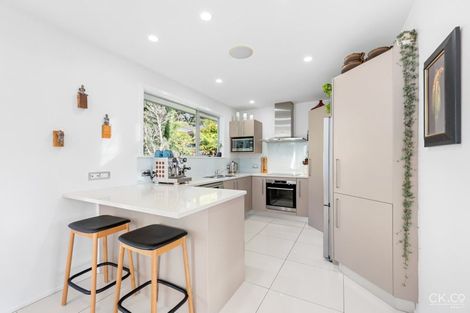 Photo of property in 212 Whites Line East, Waiwhetu, Lower Hutt, 5010