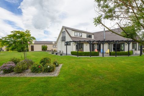 Photo of property in 8 Daffodil Grove, Carterton, 5713