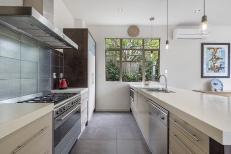 Photo of property in 68 Saddleback Rise, Murrays Bay, Auckland, 0630