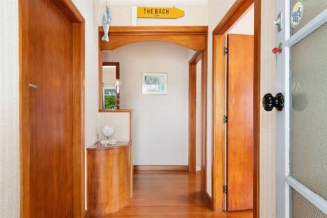 Photo of property in 4 Pitau Road, Mount Maunganui, 3116