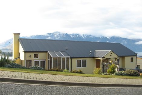 Photo of property in 4 Matakauri Place, Fernhill, Queenstown, 9300