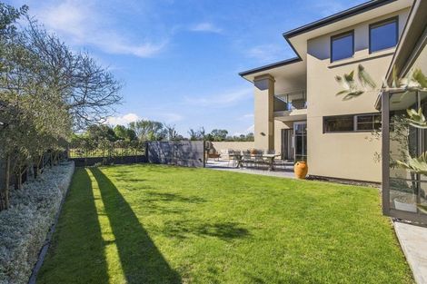 Photo of property in 40 Willowview Drive, Redwood, Christchurch, 8051