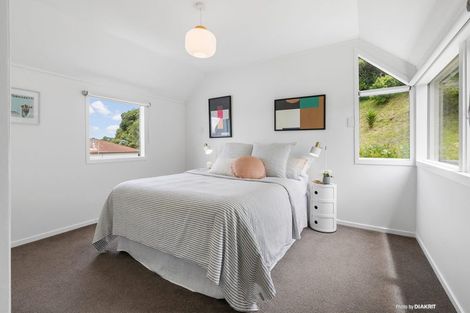 Photo of property in 105 Akaroa Drive, Maupuia, Wellington, 6022