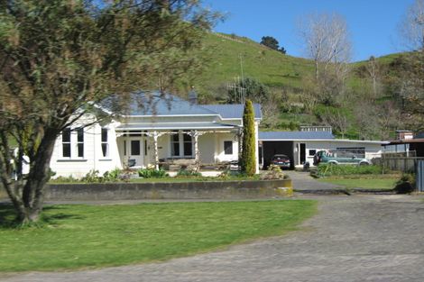 Photo of property in 9 Ongo Road, Hunterville, 4730