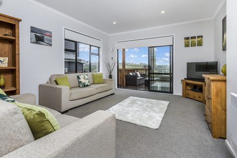Photo of property in 25 Cavalli Road, Long Bay, Auckland, 0630