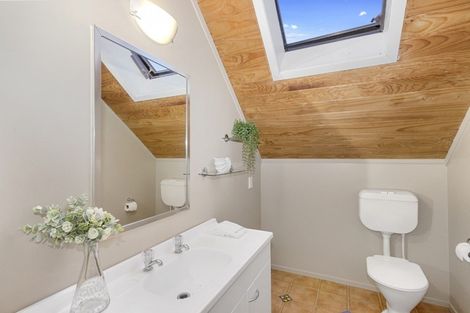 Photo of property in 10a Burn-murdoch Street, St Andrews, Hamilton, 3200