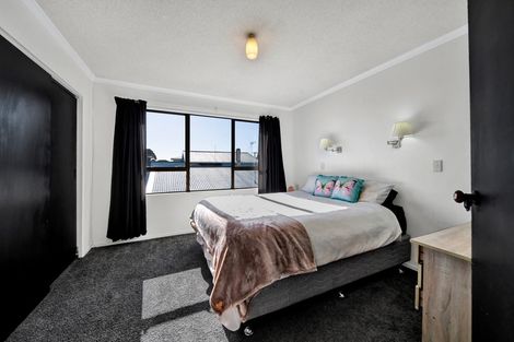 Photo of property in 84 Pioneer Road, Moturoa, New Plymouth, 4310