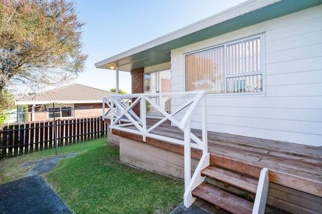 Photo of property in 1/71 Browns Bay Road, Browns Bay, Auckland, 0630