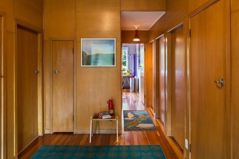 Photo of property in 18 Churchill Drive, Wilton, Wellington, 6035