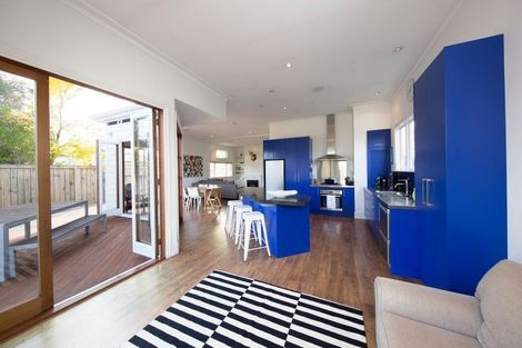 Photo of property in 31 Sutherland Road, Point Chevalier, Auckland, 1025