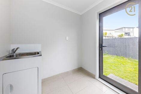 Photo of property in 18 Hirimate Place, Flat Bush, Auckland, 2019