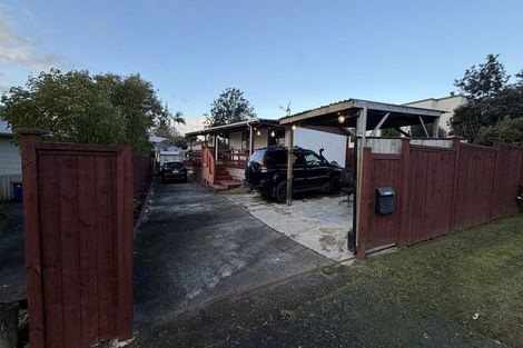 Photo of property in 19 Posa Avenue, Henderson, Auckland, 0612