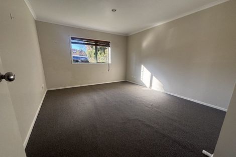 Photo of property in 55 Sabulite Road, Kelston, Auckland, 0602