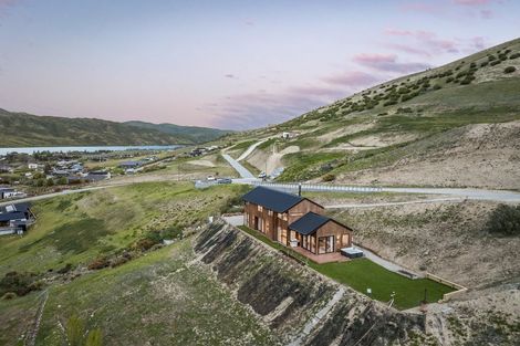 Photo of property in 2 Judare Drive, Lowburn, Cromwell, 9384