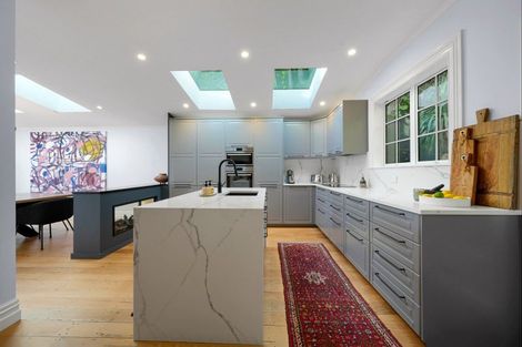 Photo of property in 36 Queen Street, Northcote Point, Auckland, 0627