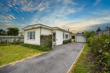 Photo of property in 15 The Avenue, Otaki Beach, Otaki, 5512