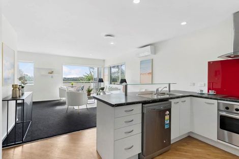 Photo of property in 1/48a Exmouth Road, Northcote, Auckland, 0627