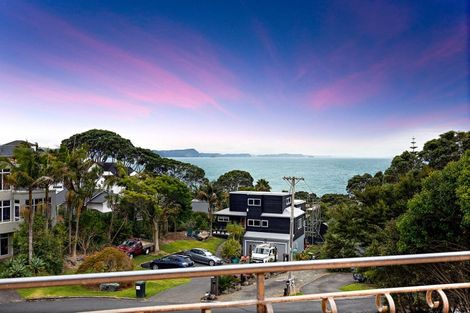 Photo of property in 70 Duncansby Road, Stanmore Bay, Whangaparaoa, 0932