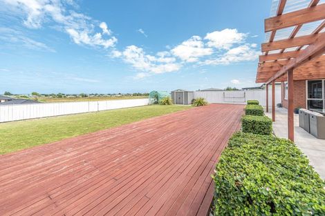 Photo of property in 35 Magnolia Crescent, Tawhero, Whanganui, 4501