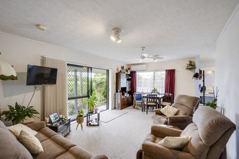 Photo of property in 2/17 Wharerangi Road, Tamatea, Napier, 4112