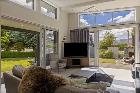 Photo of property in 19 Hall Road, Bannockburn, Cromwell, 9384