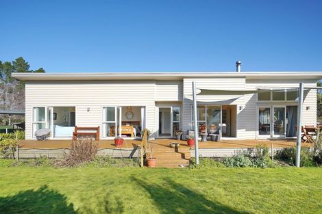 Photo of property in 16 Ferry Road, Woodend Beach, Kaiapoi, 7691