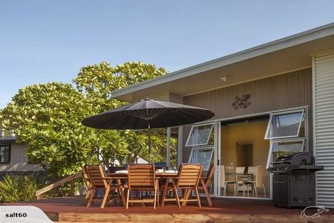 Photo of property in 10 Taunui Place, Cooks Beach, Whitianga, 3591