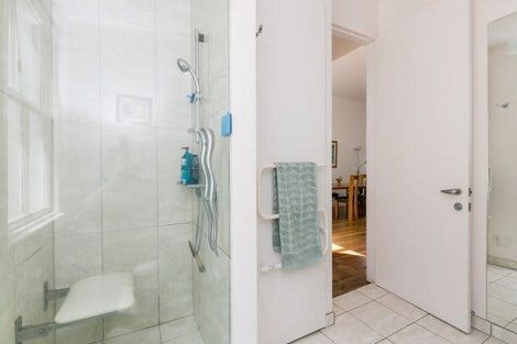 Photo of property in 22 Poplar Grove, Thorndon, Wellington, 6011