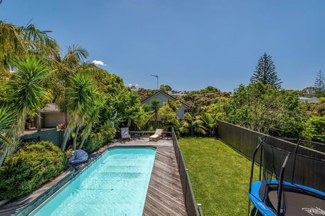 Photo of property in 1/16 Waratah Street, Birkenhead, Auckland, 0626