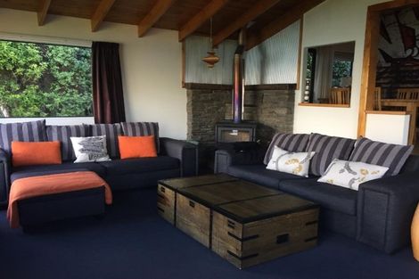 Photo of property in 7 Mckerrow Place, Sunshine Bay, Queenstown, 9300