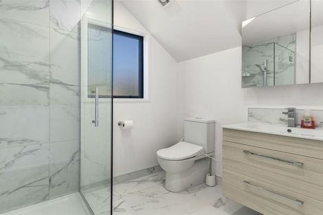 Photo of property in 2/137 View Road, Sunnyvale, Auckland, 0612