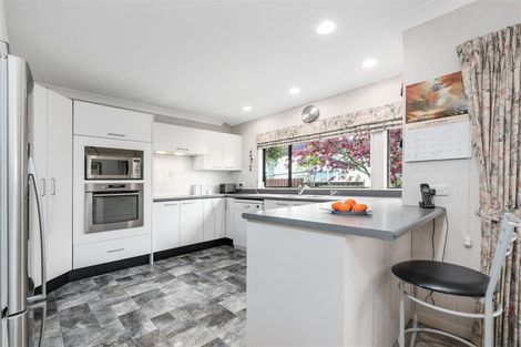 Photo of property in 59 Rhinevale Close, Henderson, Auckland, 0612