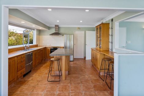 Photo of property in 8 Ara Kuaka, Waikanae Beach, Waikanae, 5036