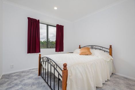 Photo of property in 10 Tui Glen Drive, Levin, 5571
