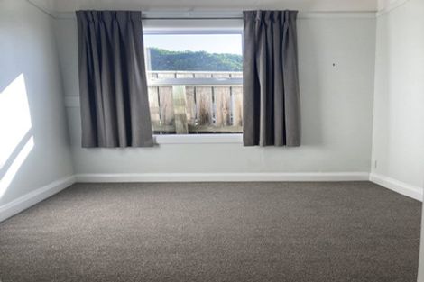 Photo of property in 17 Queens Drive, Kilbirnie, Wellington, 6022