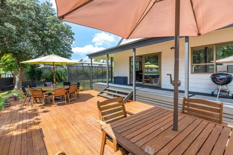 Photo of property in 4 Valley Road, Waiuku, 2123