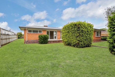 Photo of property in 8 Opaheke Road, Papakura, 2110