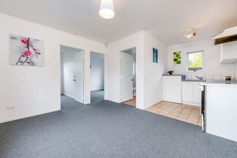 Photo of property in 92 Bruce Mclaren Road, Henderson, Auckland, 0612