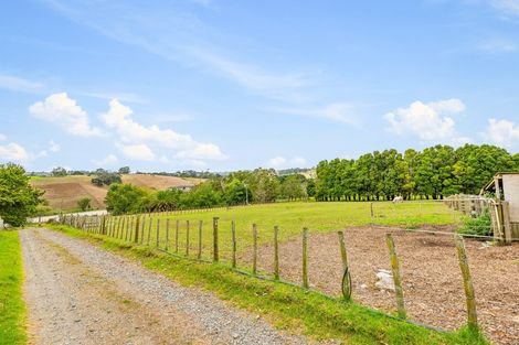 Photo of property in 65 Annett Road, Kumeu, 0891