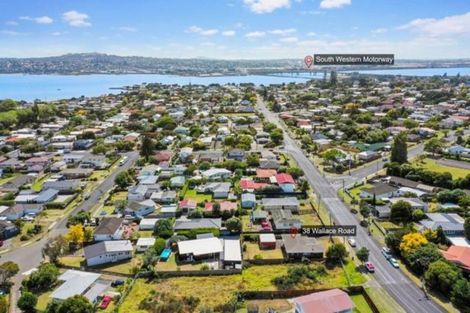 Photo of property in 38 Wallace Road, Mangere Bridge, Auckland, 2022