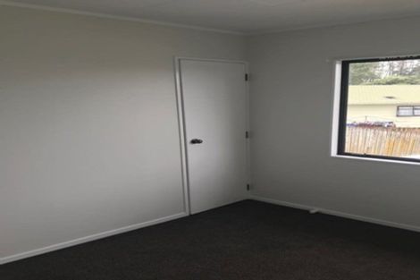 Photo of property in 1 Lowell Place, Massey, Auckland, 0614