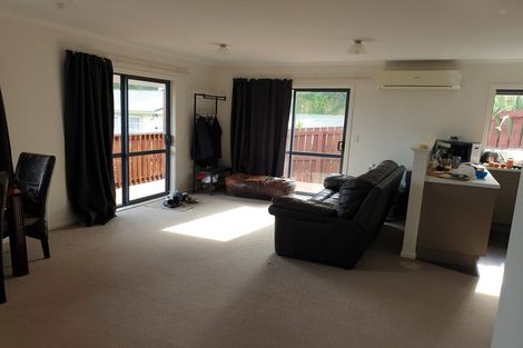 Photo of property in 56a Salford Street, Newlands, Wellington, 6037