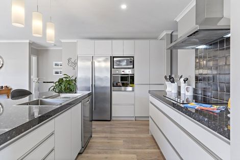 Photo of property in 61 Armstrong Avenue, Carterton, 5713