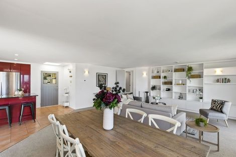 Photo of property in 23 Alexandra Road, Roseneath, Wellington, 6021