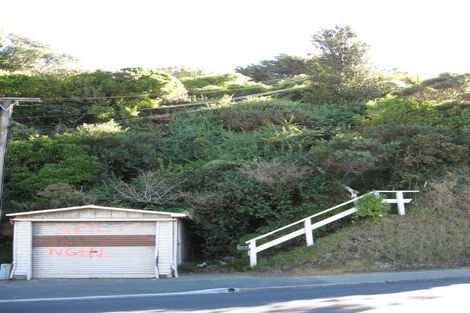 Photo of property in 123 Newlands Road, Newlands, Wellington, 6037