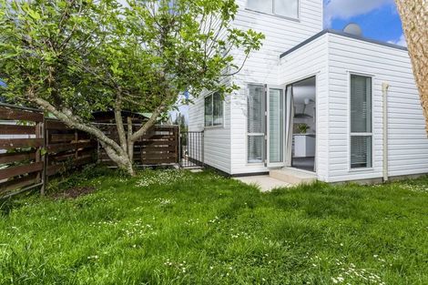 Photo of property in 44a Waverley Avenue, Glenfield, Auckland, 0629