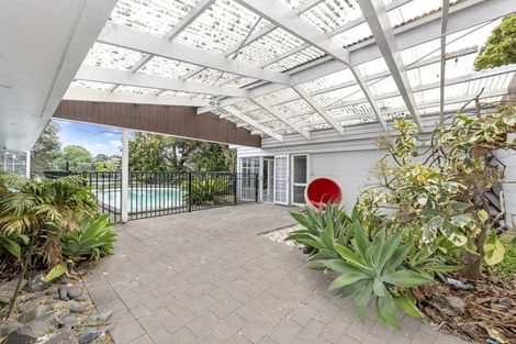 Photo of property in 1 Pakuranga Road, Pakuranga, Auckland, 2010