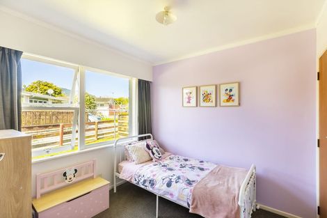 Photo of property in 4b Te Uruhi Grove, Paraparaumu, 5032